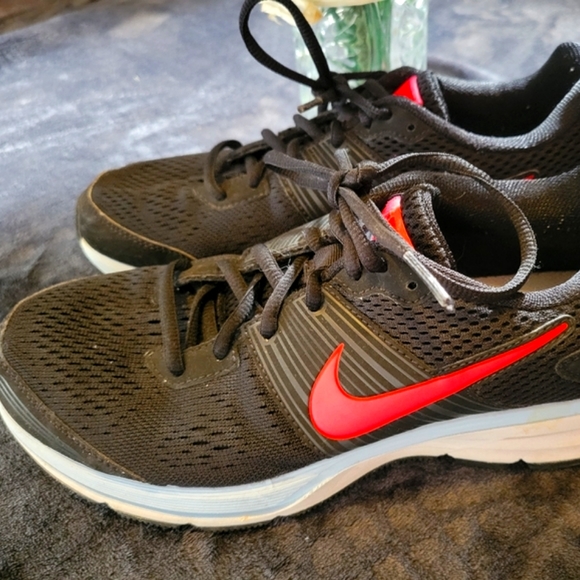 Nike Ladies Running Shoes 👟 - Picture 5 of 5